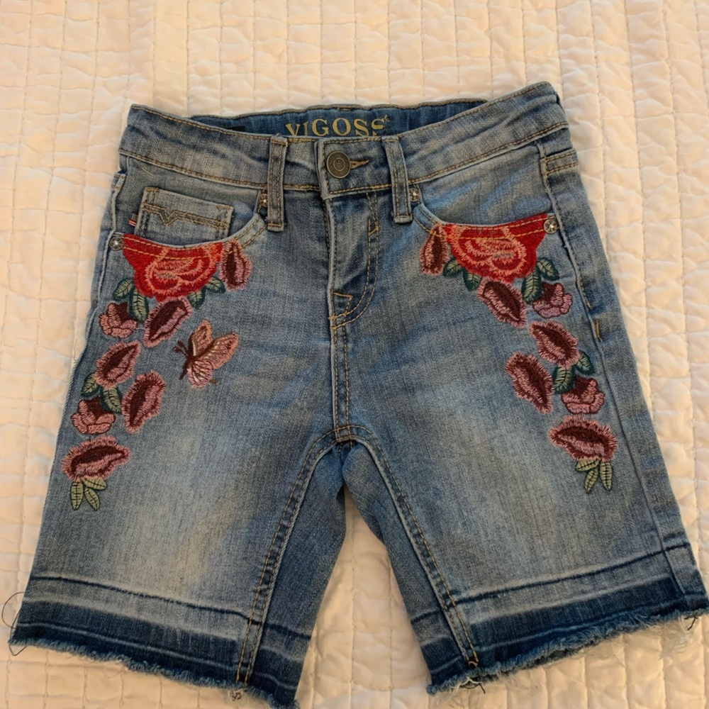 Girls vigoss embroidered Bermuda jean cut shorts